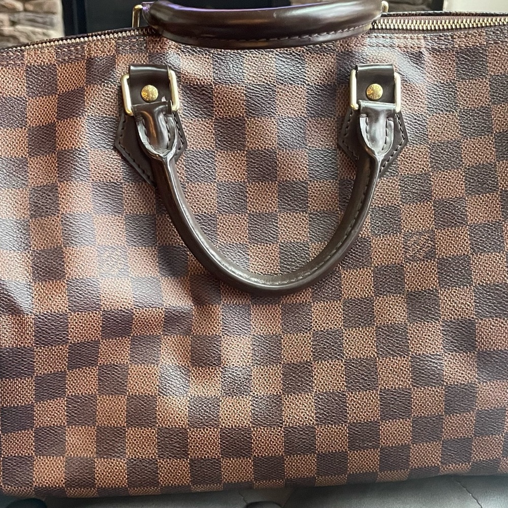 Louis Vuitton Brown Speedy.   LIKE NEW. Carried maybe 5 times.
